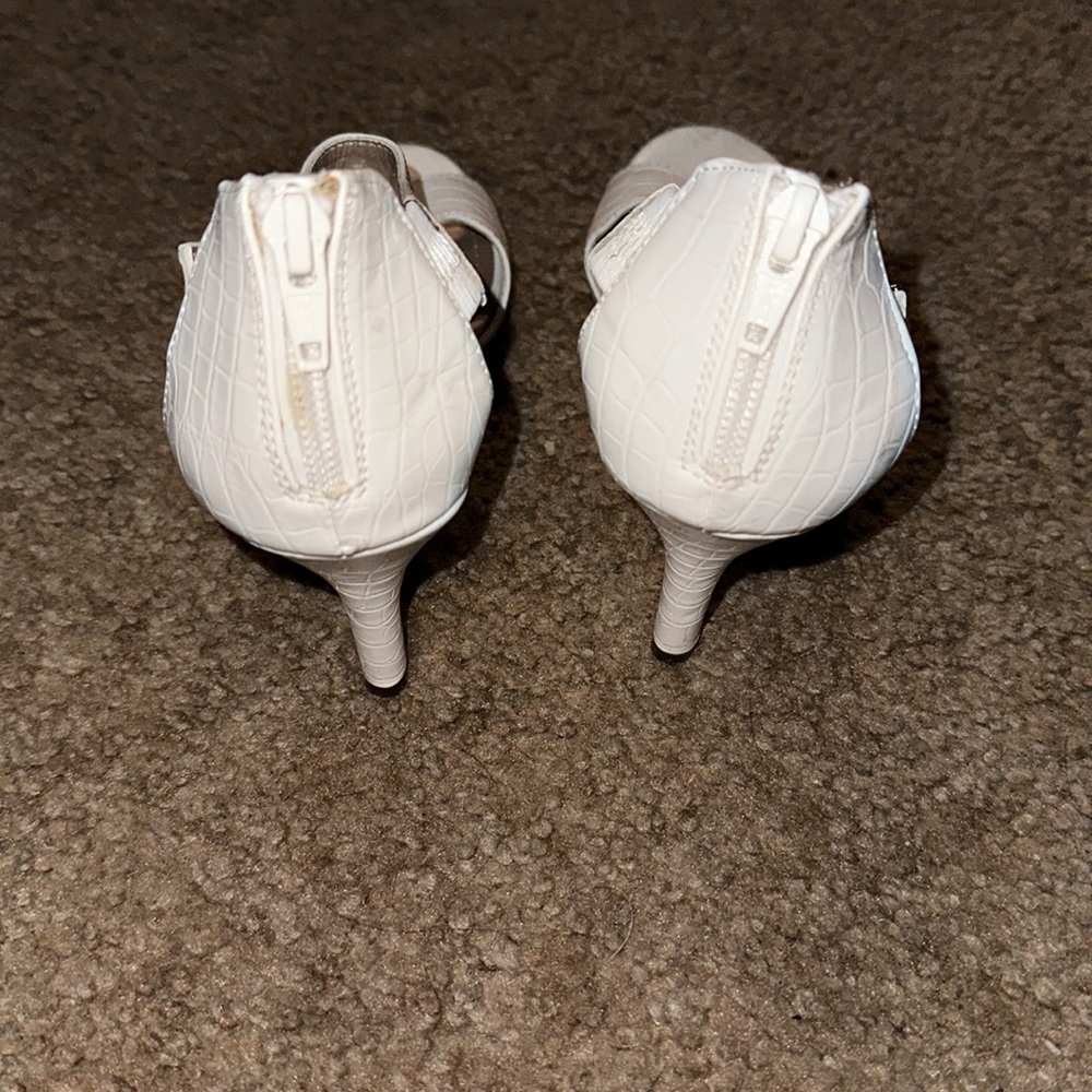 Heels - Picture 2 of 4